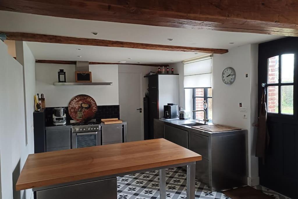 Ferme De Caractere Avec Piscine Et Cheminee Βίλα Sainghin-en-Mélantois Εξωτερικό φωτογραφία